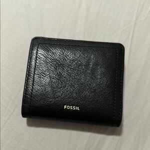 Fossil Black Leather Bi-Fold Wallet Gold Zipper Cards Slot Coin Compartment